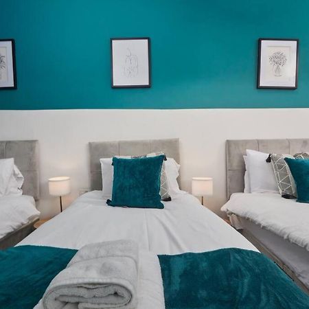 Large House Close To Leeds - Ideal For Groups Extérieur photo