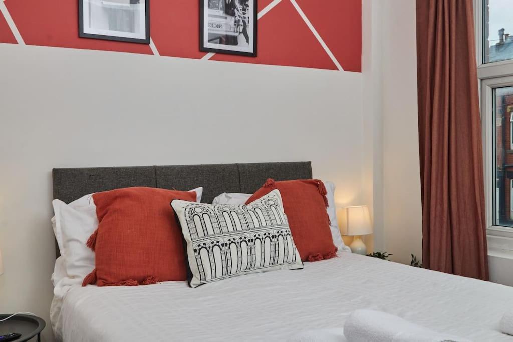 Large House Close To Leeds - Ideal For Groups Extérieur photo