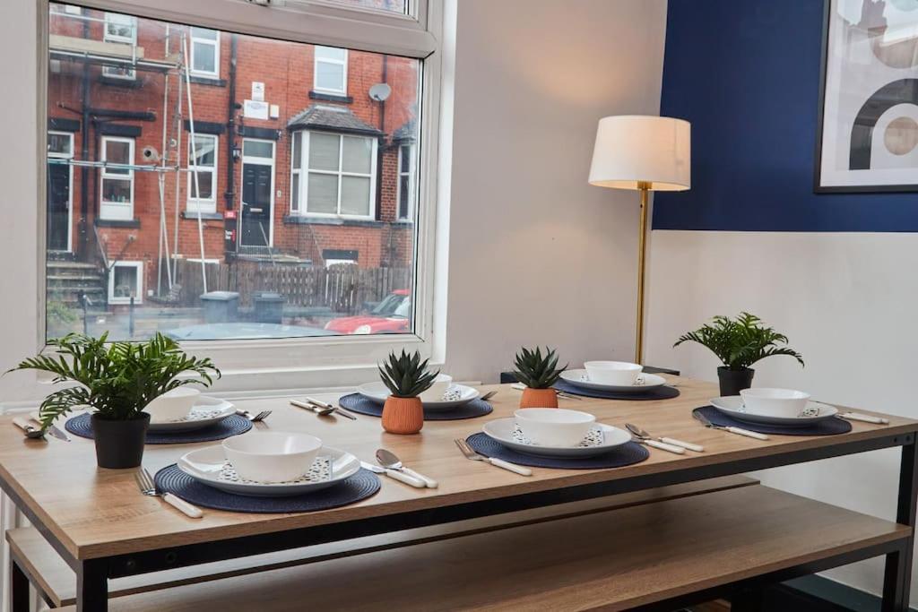 Large House Close To Leeds - Ideal For Groups Extérieur photo